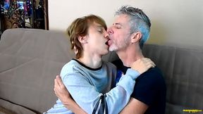 Hot Gay Kissing with Elis