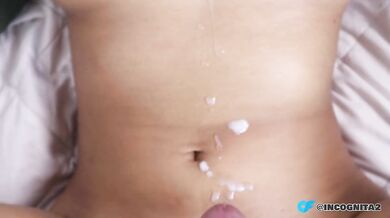 Le follé con fuerza su precioso coño mojado y luego le cubrí la cara con semen