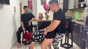 no me gusta que mi novia traiga a su mejor amigo a nuestra fiesta porque cuando baila regueton el le frota la polla en su culo ntr netorare