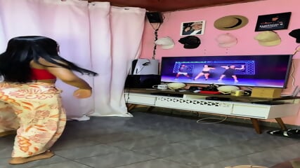 Cathi Arajo rebolando em cmera lenta