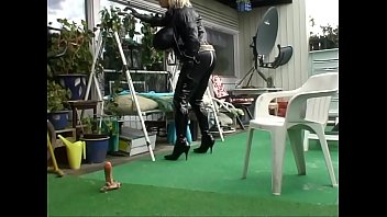 Roxina2009GardenGirl060609XL.WMV