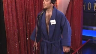 Trêu chọc, múa thoát y, xinh đẹp, nhỏ nhắn, cởi đồ – Gái mại dâm đồng tính người Mỹ bị cưỡng bức quan hệ tình dục qua đường hậu môn