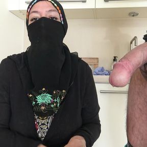 Une refugiee syrienne realise son premier porno en France