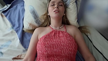 `My God &mdash; are you so brave!?`I plucked up the courage and touched my best friend′s milf′s pussy