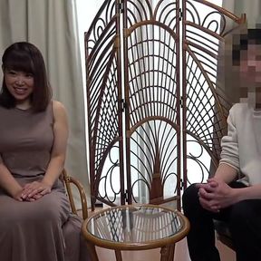 Japanese hentai MILF with two guys