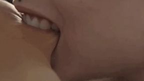 I morsi spettacolari di Stella - The spectacular Stella bites ( TEETH FETISH ) ( WMV - MOBILE VERSION )