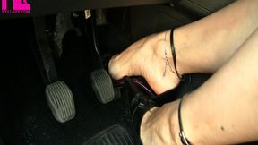 Sexy pedal pumping in Ford Focus