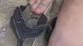 humiliating my old flip flops