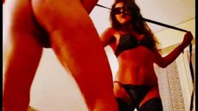 Balbusting colpi ai coglioni in diverse posizioni umiliazione con i piedi testicoli torturati da Mistress dominazione femminile addestramento sottomessa, umiliazione schiavo trampling dominazione estreme calci sul palle castrato calpestamento