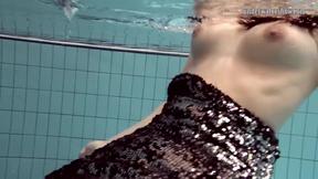 ”Loris Licicia bouncing her tits underwater”