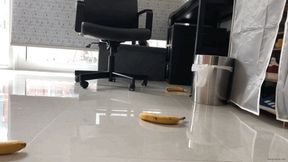 WALK OVER CRUSHING BANANAS IN OFFICE FLATS ACCIDENTAL CRUSH **CUSTOM CLIP** - MOV Mobile Version