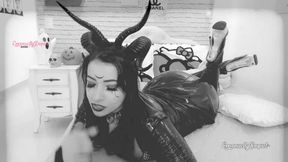 Halloween Succubus Cosplay: Big Ass Girl Gives Blowjob to Two Toys and Cums in Mouth