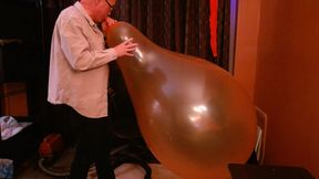 155) Giant Round Balloon Fuck by Kinky Daddy