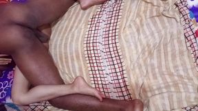 sex with my husband and cum out  in my pussy