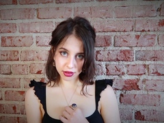 Amateur webcam babe showing her sexual goods