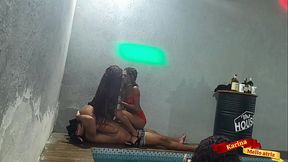 Fui em uma festa liberal acabei encontrando meu ex e a atual dele e transamos &agrave_ be&ccedil_a