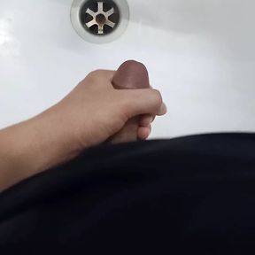 (Malay) Masturbate at sink