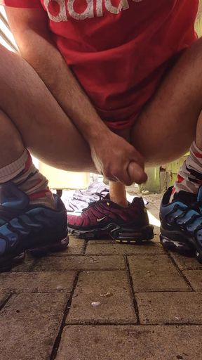Nike TN TLs. Fucking myself and cumming in the garden