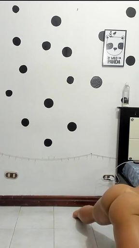 Muscle Flex and Squirt in High Heels