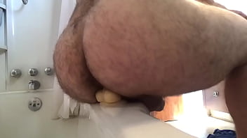 Ass shaking dildo ride