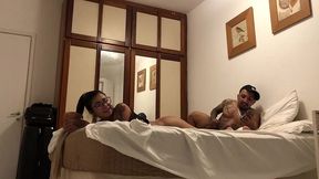 pistolinha anao chamou seu amigo para dividir sua amiga os dois comer ela junto que gostosa isso sim e amigo