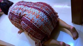 egyptian beautiful big ass hot stepmom stuck under table!