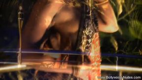 Horny Bollywood Dancer Babe