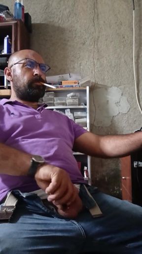 Master Bear Cums with a Cigarette in His Mouth