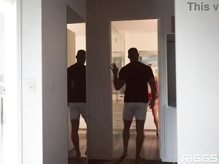 Big Bazookas Athletic Honey Flexing and Fucking a Big Weenie