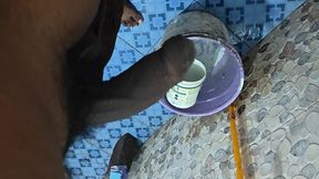 Tamil10inches BBC Splash Piss Session