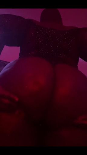 Wanna See Me Fuck This Big Juicy Booty?