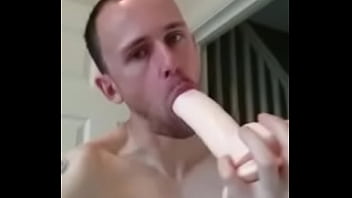 UK fag Mark deepthroats dildo