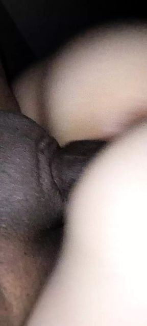 Big ass MILF got great orgasm while getting the leak fixed