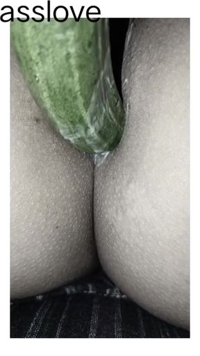 Cucumber put in the ass of a female friend