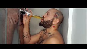 Bebendo mijo do andredogao na garrafa