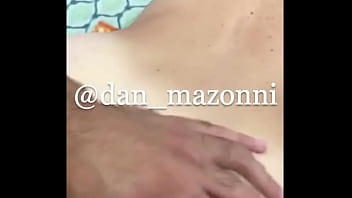 @dan mazonni : COMENDO O PUTO NO PELO