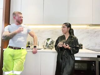 Yasmina Khan Asks Workman to Cheat on Girlfriend and Film a Sextape with Giant Facial for Her Pages