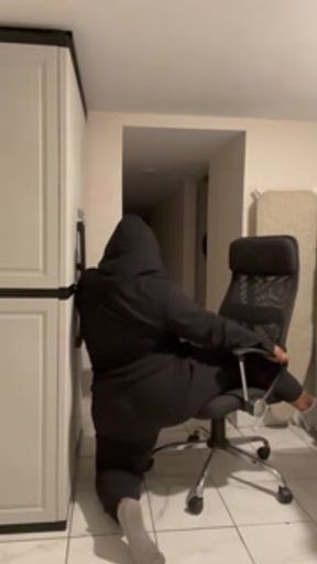 I’m At My Stepdad’s House But I CANT Fuck Him So I Have To Fuck His Chair!