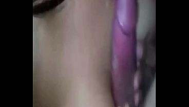 Cada vez que voy a la casa de mi ex no puedo irme sin mamarle su rico pene y sacarle su semen