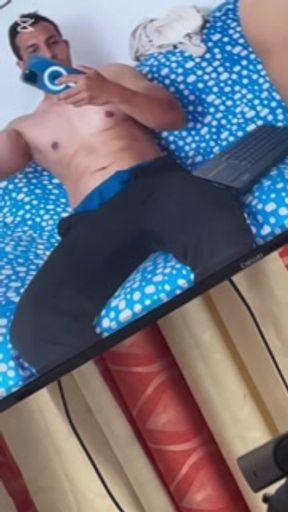 Estaba la novia de mi mejor amigo en el Gym, y me invitó a su casa, me gustó mucho su pusy