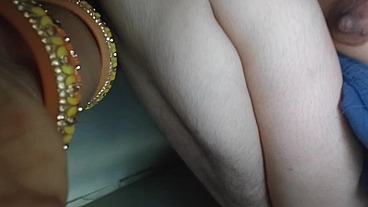Desi girl toilet pissing video