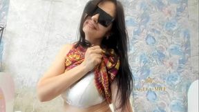 Sexy dark haired MILF in sunglasses gets horny and starts masturbating her hairy pussy while she'_s home alone / Angela-MILF