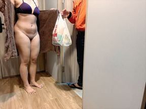 Desperate to Undress in Front of Stepbrother Gofood