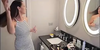 Sexy mature cougar Mallory enjoys a balcony BBC