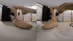 3DVR180 MARTINA POV barefoot crush toe fetish