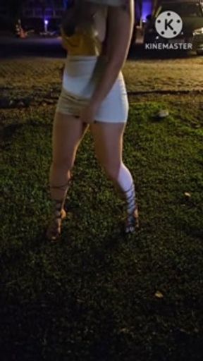 Standing pee in front of strangers. Insane squirt.