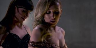 Graceful tbabe Natalie Mars bangs hot girl with