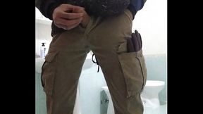 E mi va di massaggiarmi per salutare la mia nuova amica Cleopatra. La saluto con immenso piacere. E che il nostro non sia un'_addio....... Ma una riconciliazione.