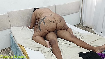 Gostosa me chamou no estúdio do damas e vagabundos para fuder gostoso e ganhou muito leite