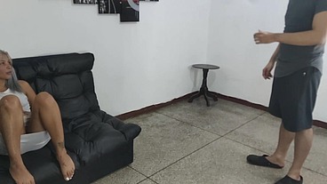 Hermanastra Pillada Con El Novio Por TLF y Me La Follo Por Puta Que Cogida Casi Nos Pillan